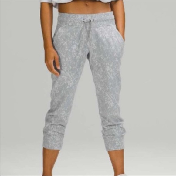 lululemon athletica Pants - Lululemon Ready to Rulu Jogger Crop Speckle Spritz Size 4 L340
